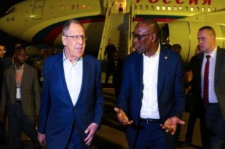 mali:-le-ministre-russe-des-ae-a-bamako,-une-visite-qui-ne-fait-pas-le-bonheur-de-paris
