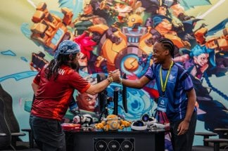 esport-a-l-evo-de-nice-des-milliers-de-passionnes-celebrent-les-jeux-de-combat