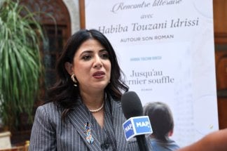 habiba-touzani-idrissi-explore-lautisme-a-travers-la-lumiere-de-lespoir